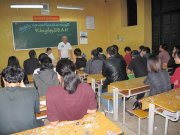 VS Kiều Ngọc Diệp trao đổi trong buổi khai giảng lớp A17 (18.03.2012)